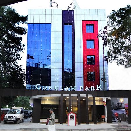 Hotel Gokulam Park Ченнаи Экстерьер фото