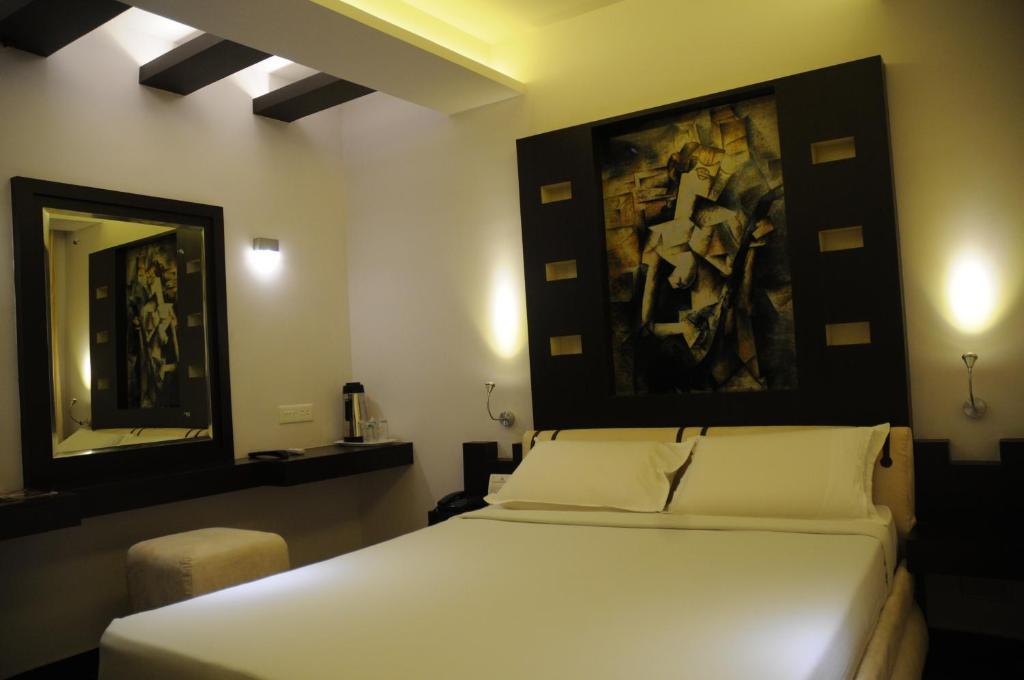 Hotel Gokulam Park Ченнаи Экстерьер фото