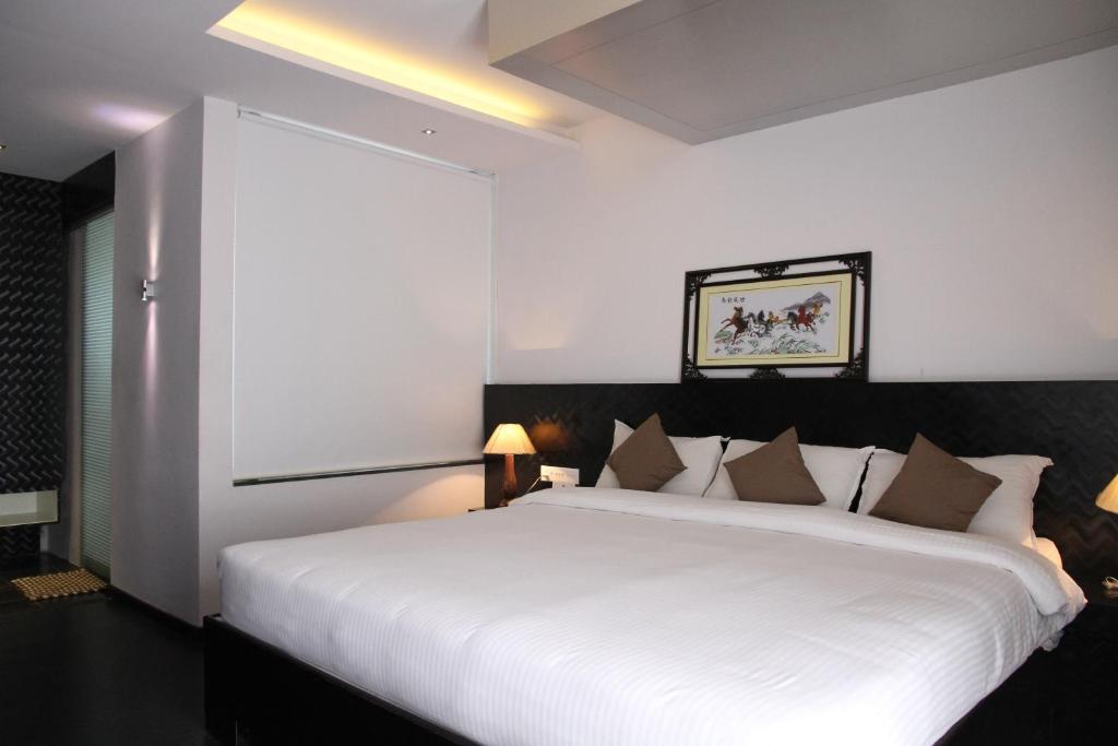 Hotel Gokulam Park Ченнаи Экстерьер фото