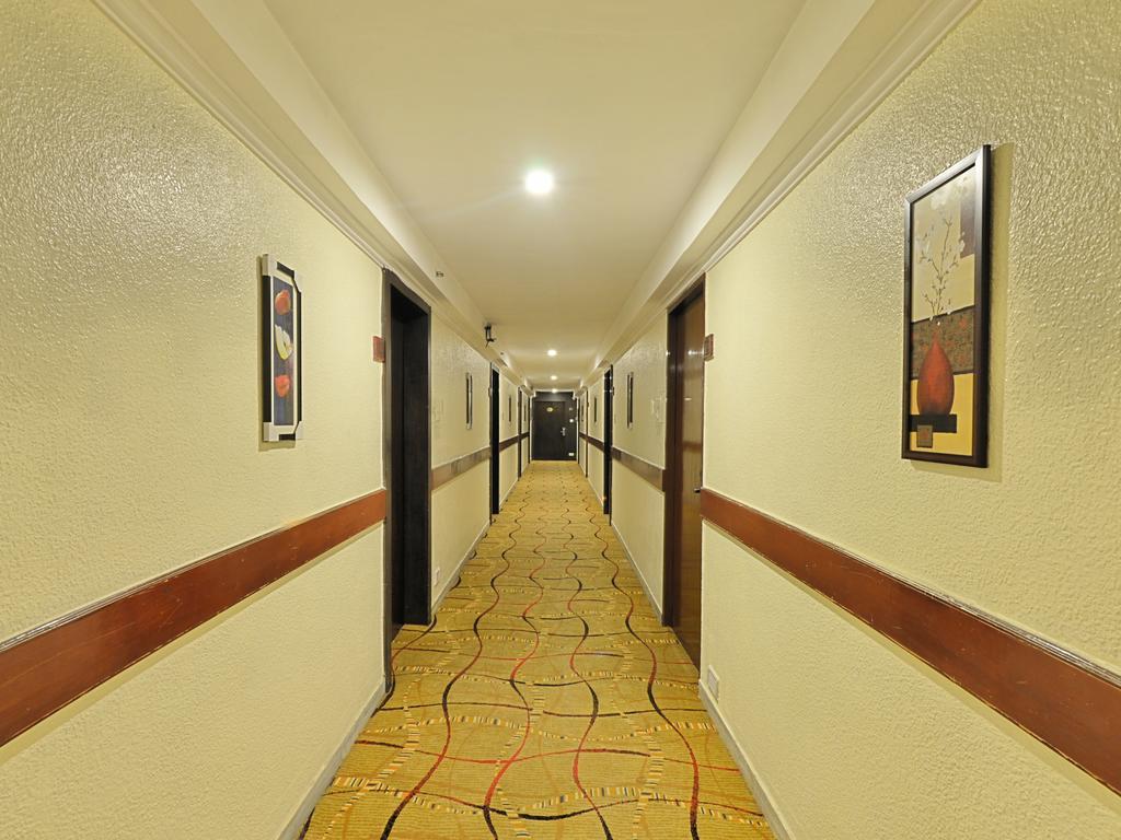 Hotel Gokulam Park Ченнаи Экстерьер фото