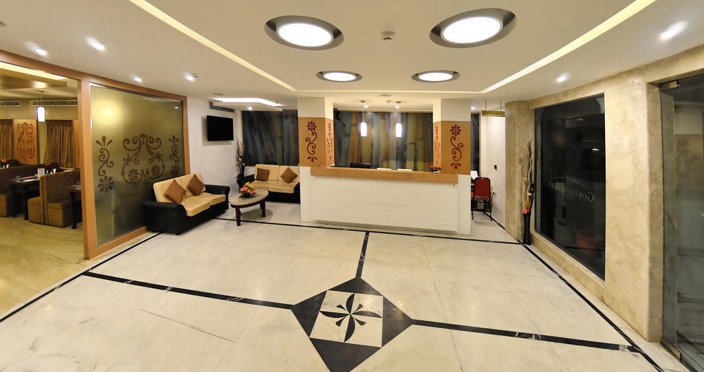 Hotel Gokulam Park Ченнаи Экстерьер фото