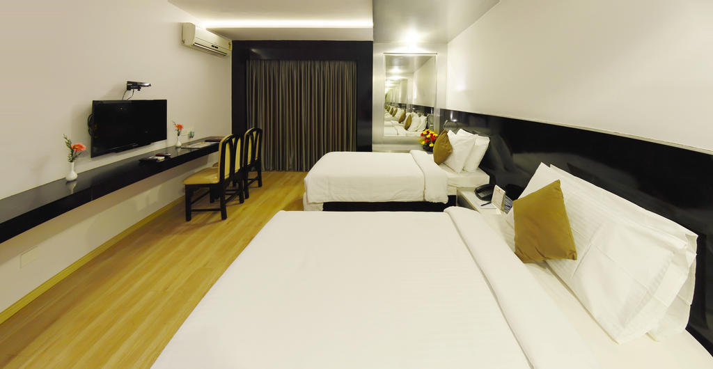 Hotel Gokulam Park Ченнаи Экстерьер фото