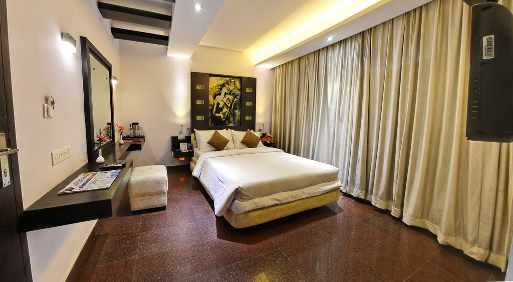 Hotel Gokulam Park Ченнаи Экстерьер фото